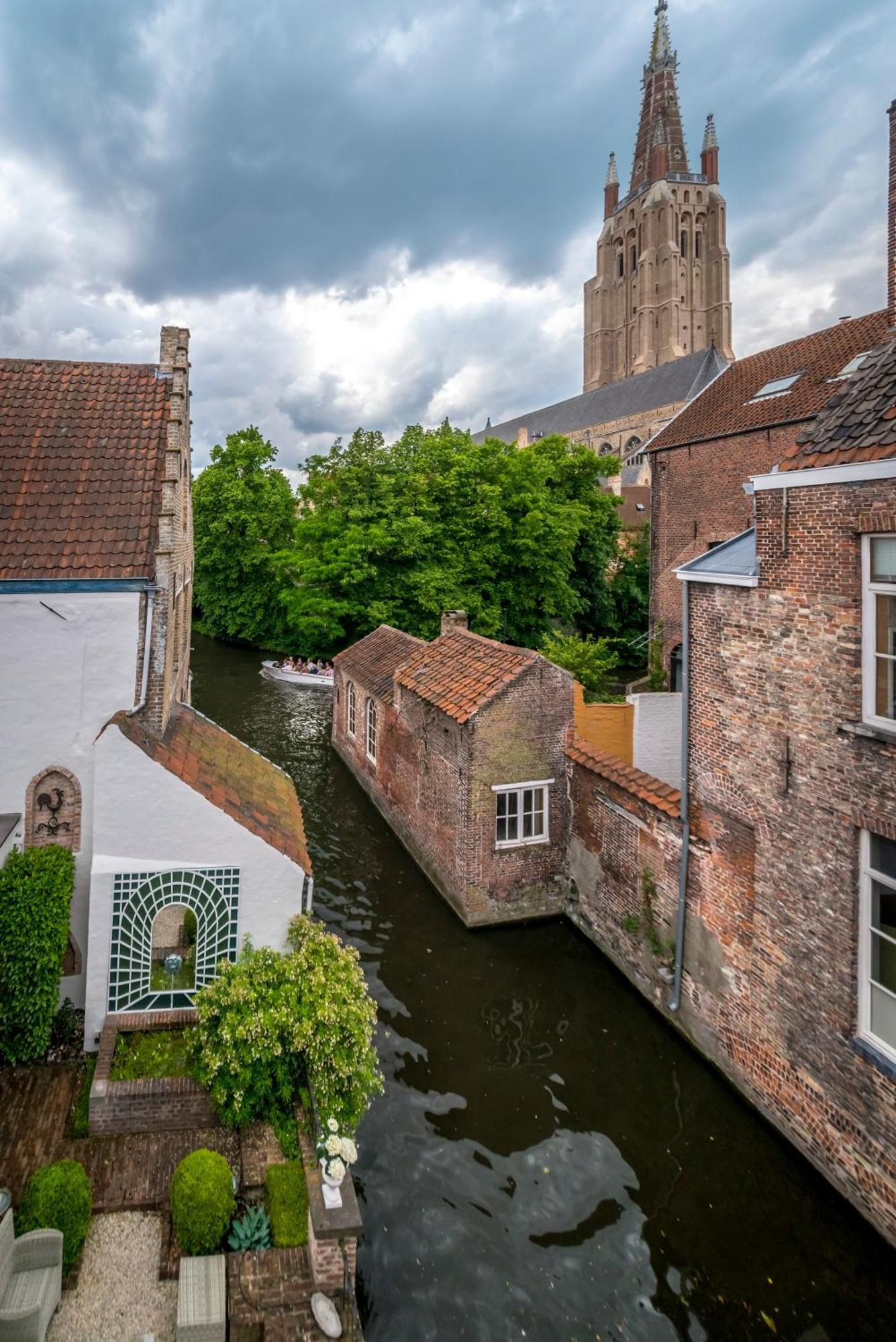 Canalside House - Luxury Guesthouse Brugge Bagian luar foto