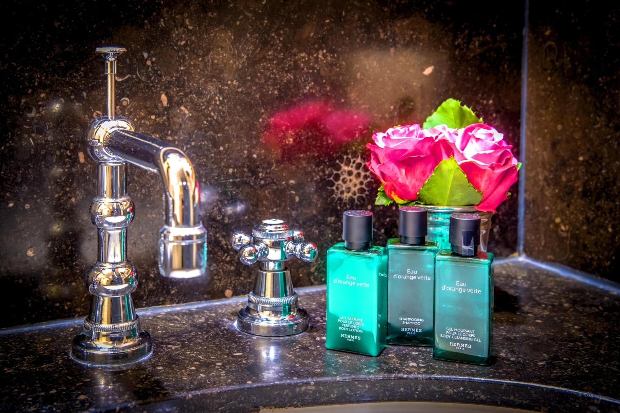 Canalside House - Luxury Guesthouse Brugge Bagian luar foto