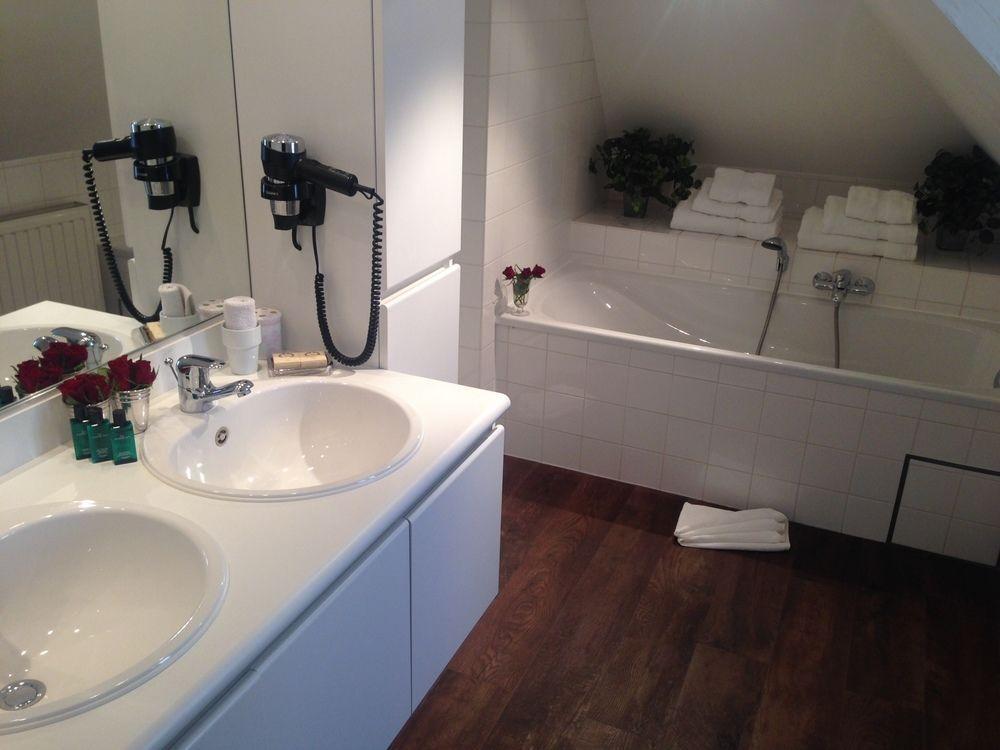 Canalside House - Luxury Guesthouse Brugge Bagian luar foto