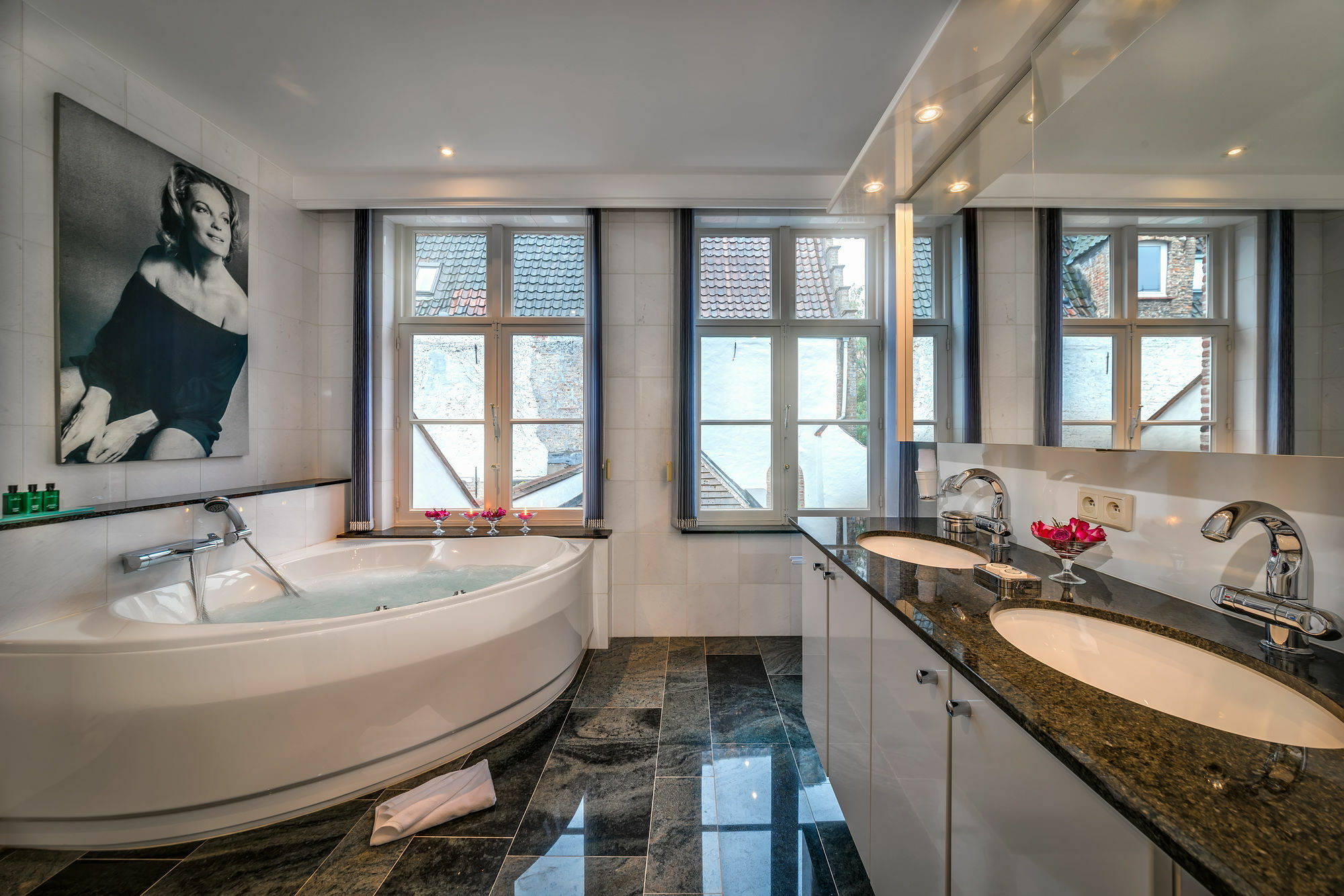 Canalside House - Luxury Guesthouse Brugge Bagian luar foto